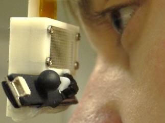 図2:マイクロレンズアレイ方式の新型ヘッドマウントディスプレイの開発