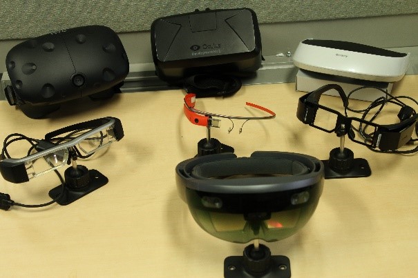 図9:種々のヘッドマウントディスプレイ